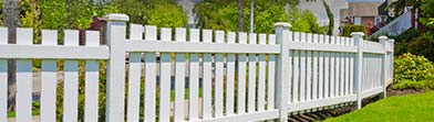 vinyl picket fence